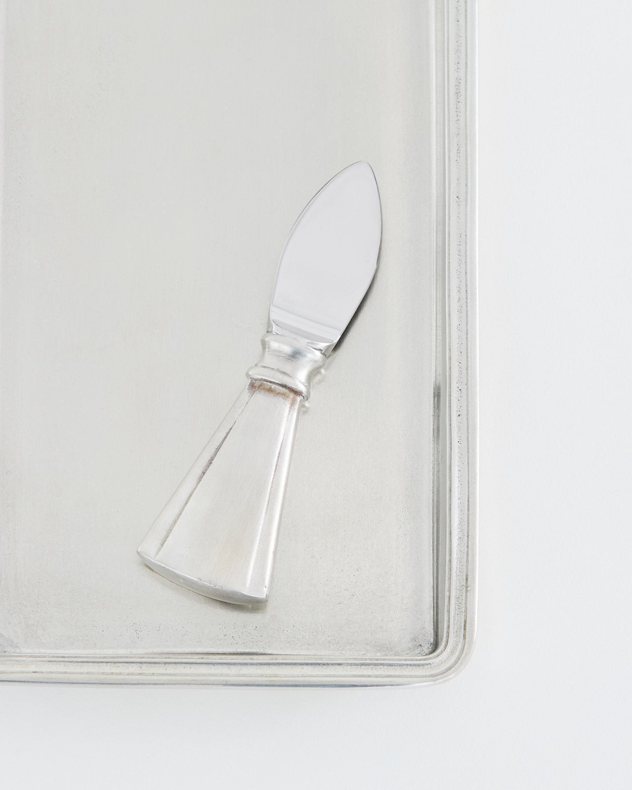 Match Pewter Parm Knife